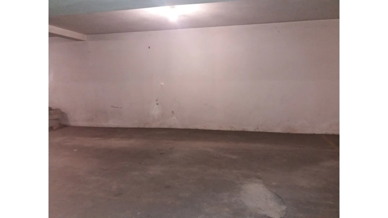 Garagem para Arrendamento em São João da Madeira Foto 4