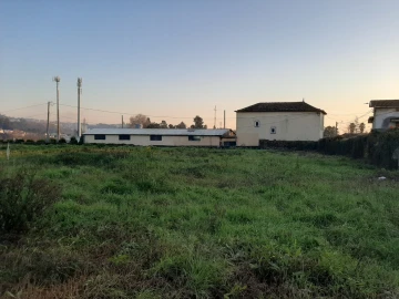 Terreno para Venda em Vila de Cucujães
