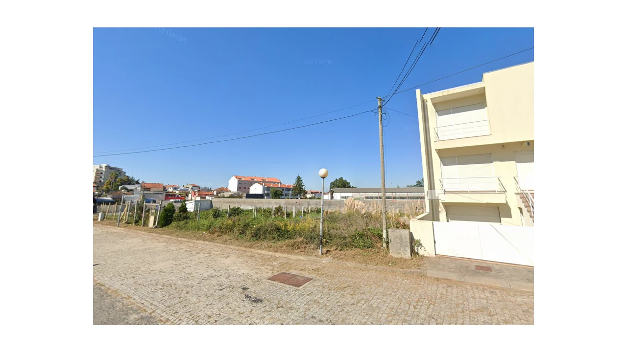 Terreno para Venda em Santa Maria de Lamas Foto 2