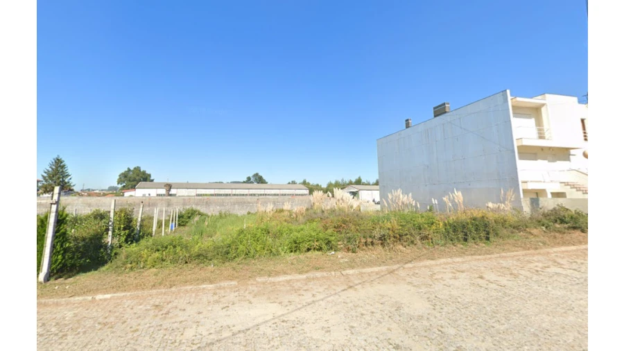 Terreno para Venda em Santa Maria de Lamas Foto 1