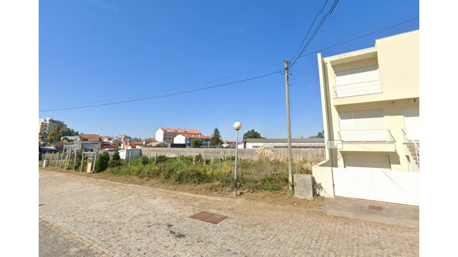 Terreno para Venda em Santa Maria de Lamas Foto 2