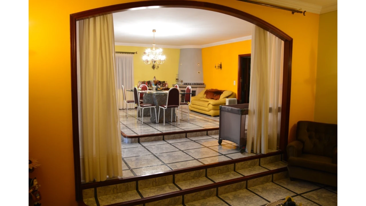 Moradia T8 para Venda em Canelas Foto 5