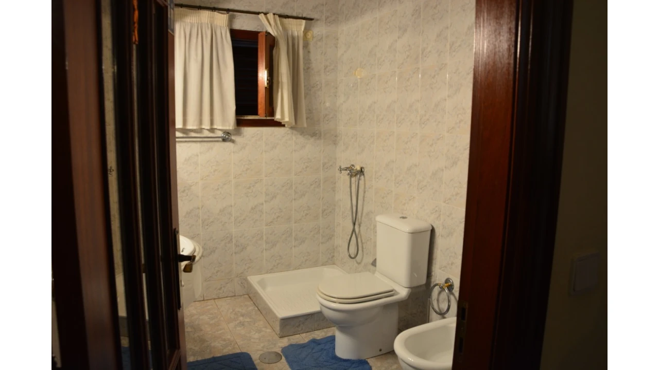 Moradia T8 para Venda em Canelas Foto 25