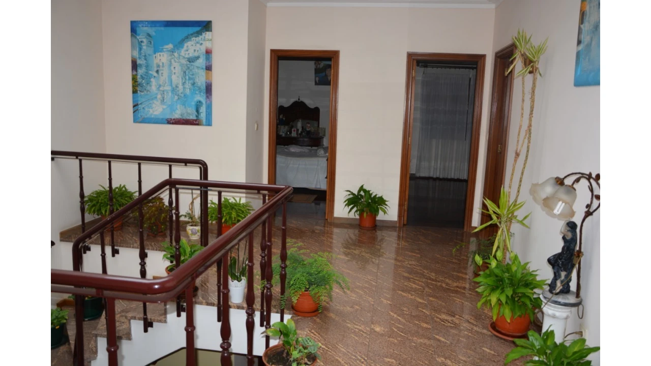 Moradia T8 para Venda em Canelas Foto 17