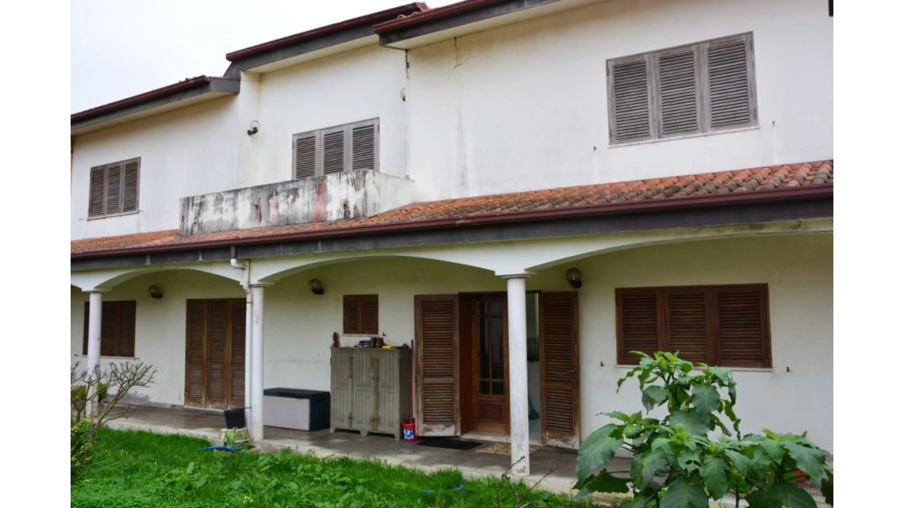 Moradia T8 para Venda em Canelas Foto 8