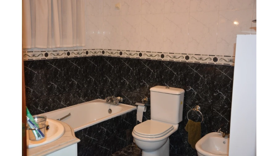 Moradia T8 para Venda em Canelas Foto 15