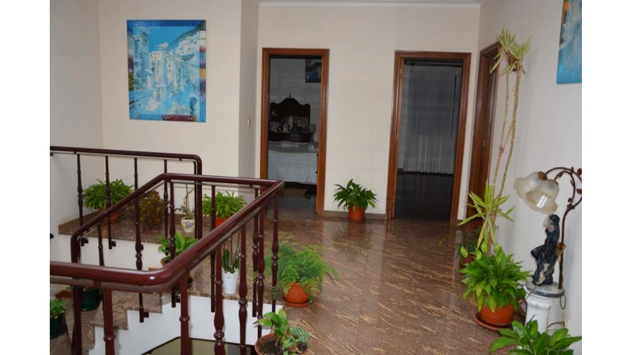 Moradia T8 para Venda em Canelas Foto 17