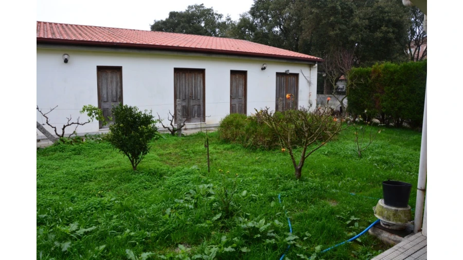 Moradia T8 para Venda em Canelas Foto 9