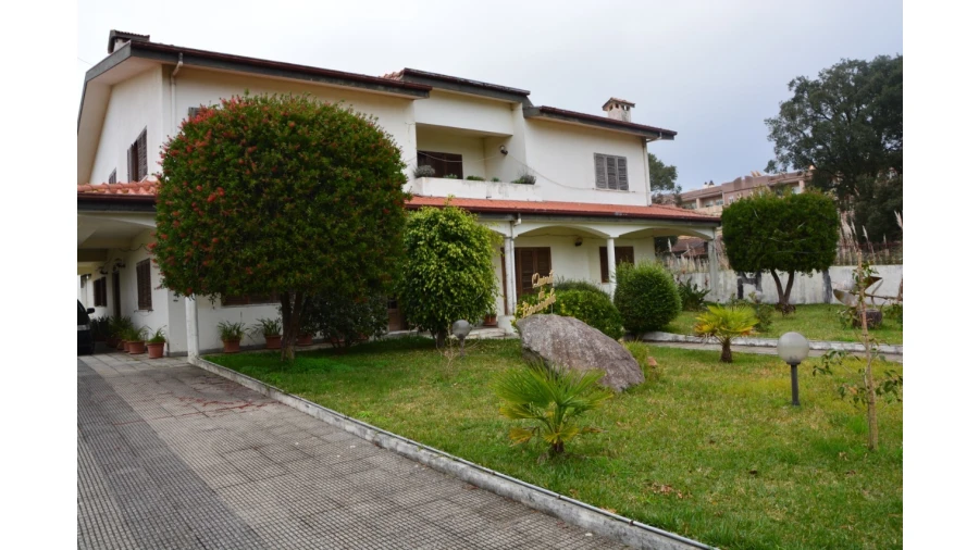 Moradia T8 para Venda em Canelas Foto 6