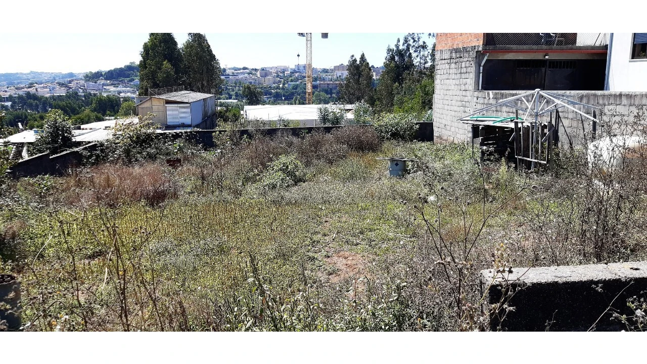 Terreno para Venda em Macieira de Sarnes Foto 1