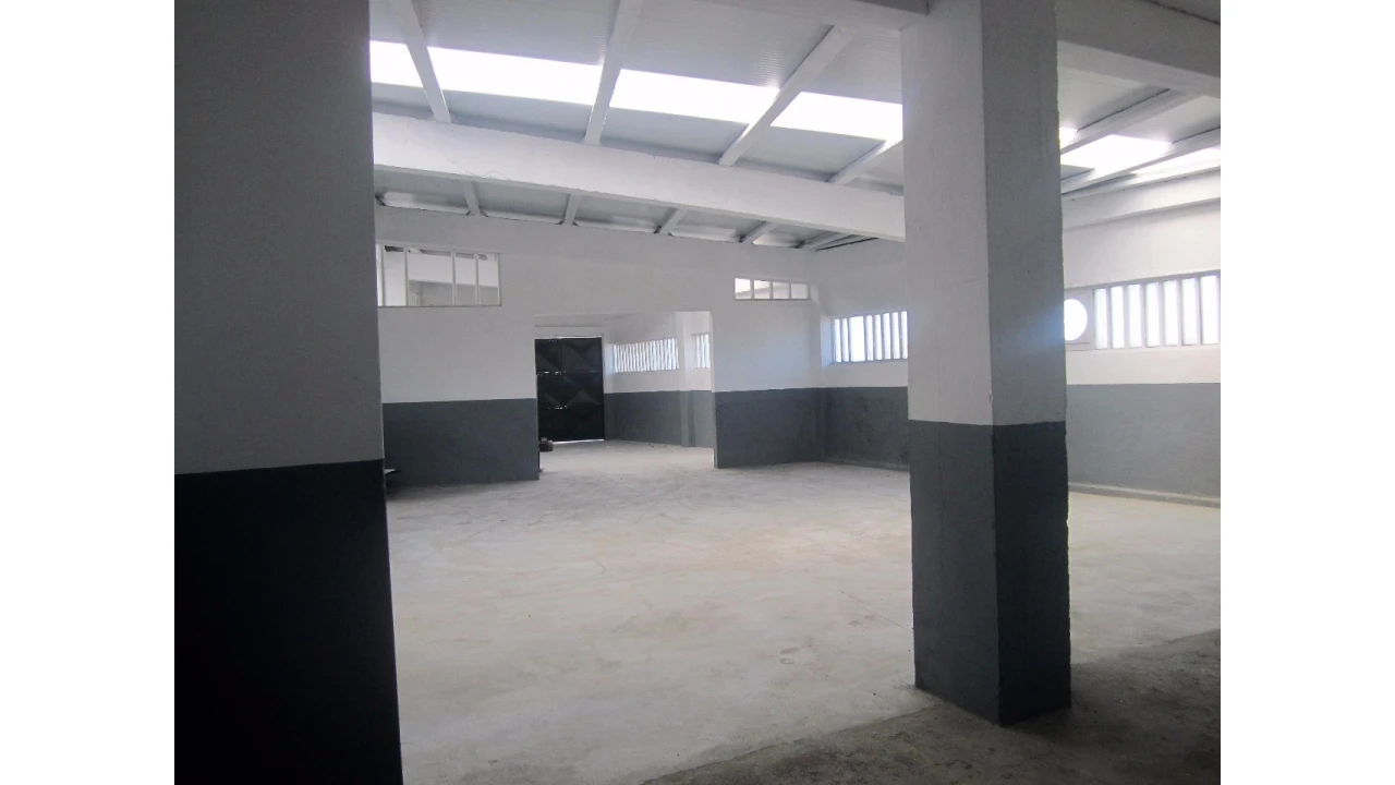 Armazém para Venda em Vila de Cucujães Foto 6