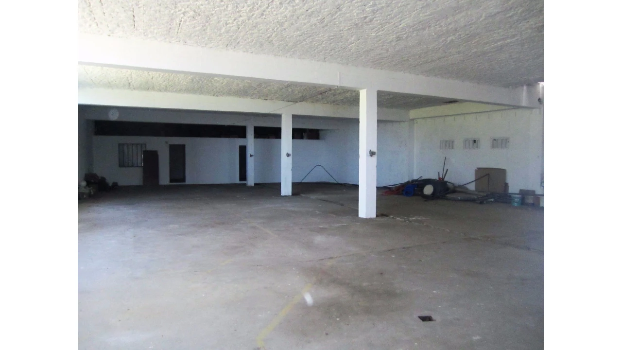 Armazém para Venda em Vila de Cucujães Foto 7
