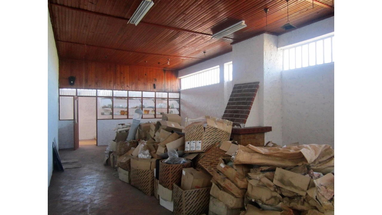 Armazém para Venda em Vila de Cucujães Foto 9
