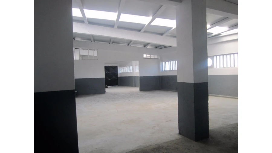 Armazém para Venda em Vila de Cucujães Foto 6