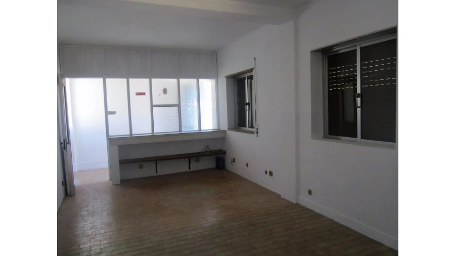 Armazém para Venda em Vila de Cucujães Foto 15