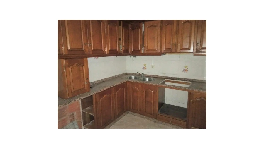 Moradia T3 para Venda em Cepões, Meijinhos e Melcões Foto 12