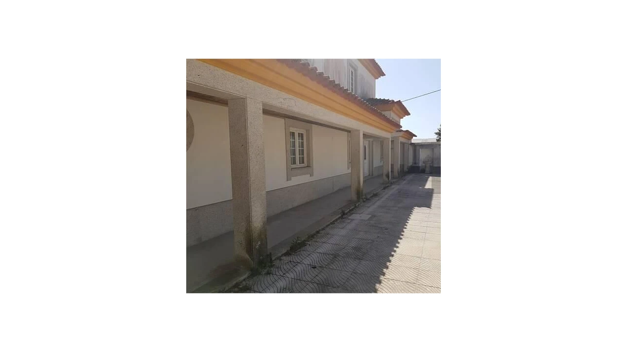 Moradia T5 para Venda em Esmoriz Foto 1
