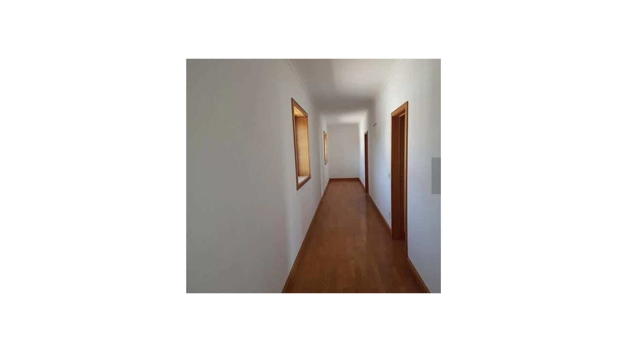 Moradia T5 para Venda em Esmoriz Foto 4