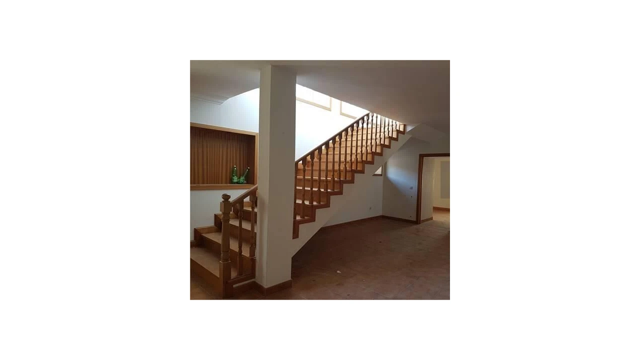 Moradia T5 para Venda em Esmoriz Foto 6