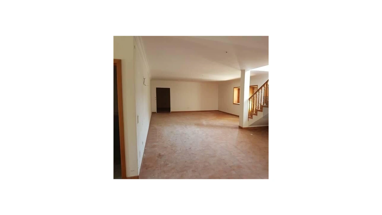 Moradia T5 para Venda em Esmoriz Foto 7