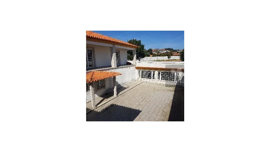 Moradia T5 para Venda em Esmoriz Foto 2