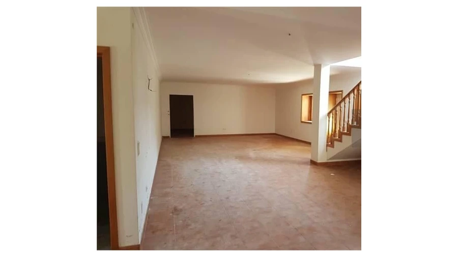 Moradia T5 para Venda em Esmoriz Foto 7