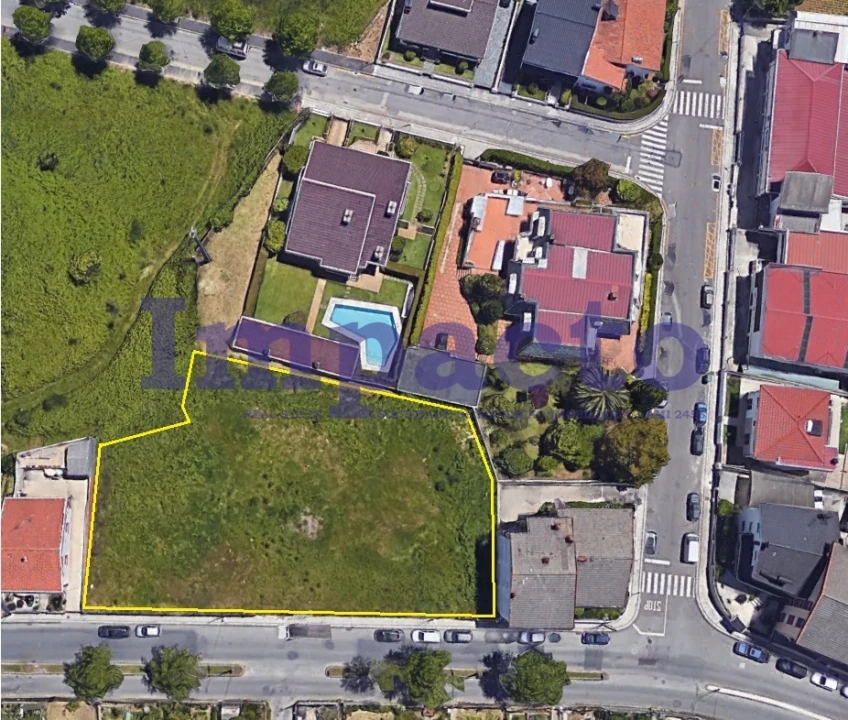 Terreno para Venda em São João da Madeira Foto 1