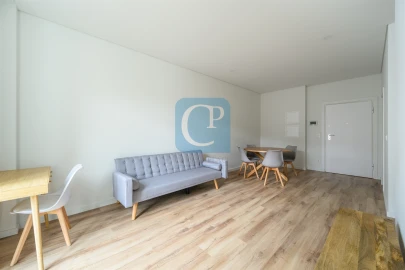 Apartamento T1 para Arrendamento em Paranhos