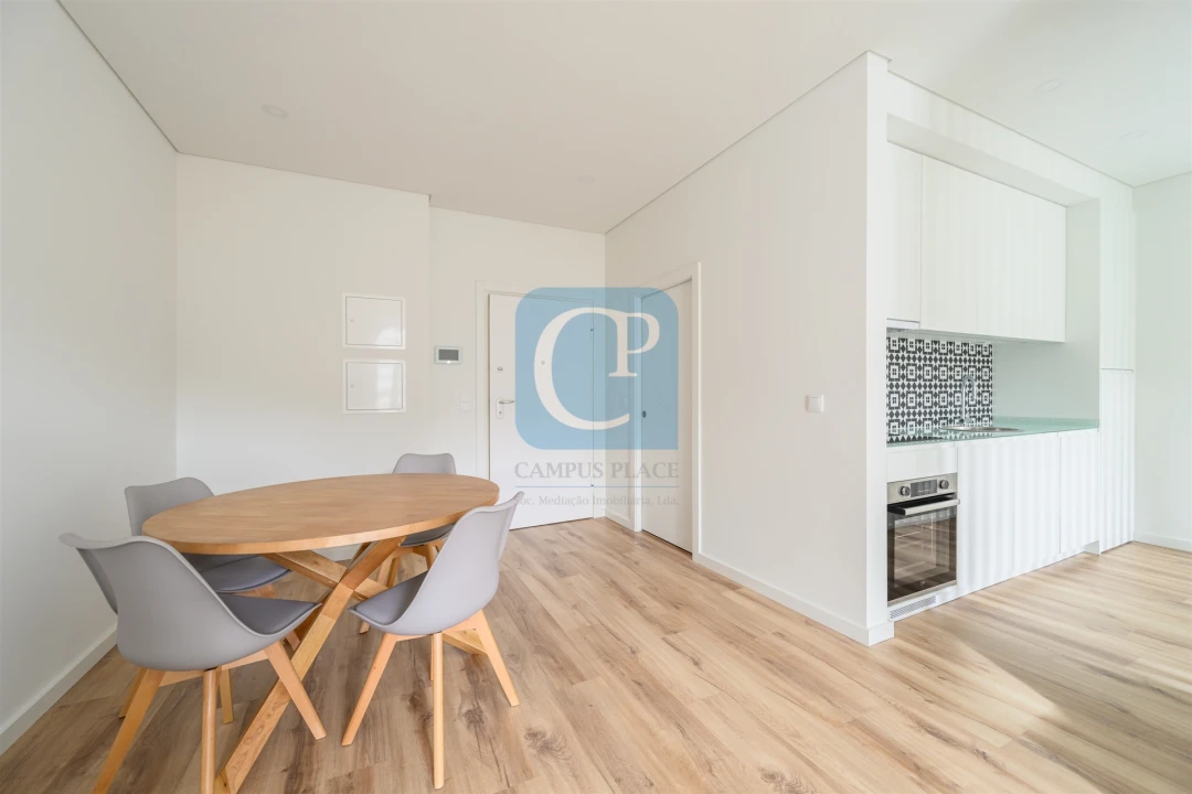 Apartamento T1 para Arrendamento em Paranhos Foto 1