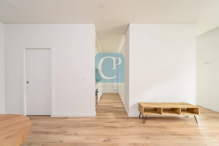Apartamento T1 para Arrendamento em Paranhos Foto 9