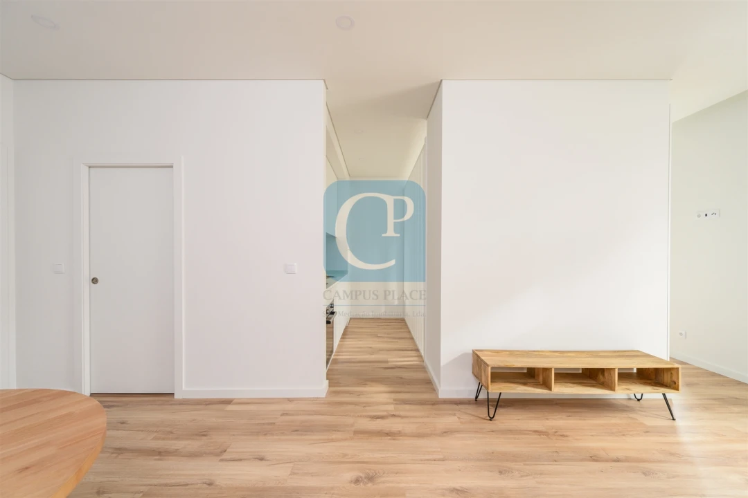Apartamento T1 para Arrendamento em Paranhos Foto 9