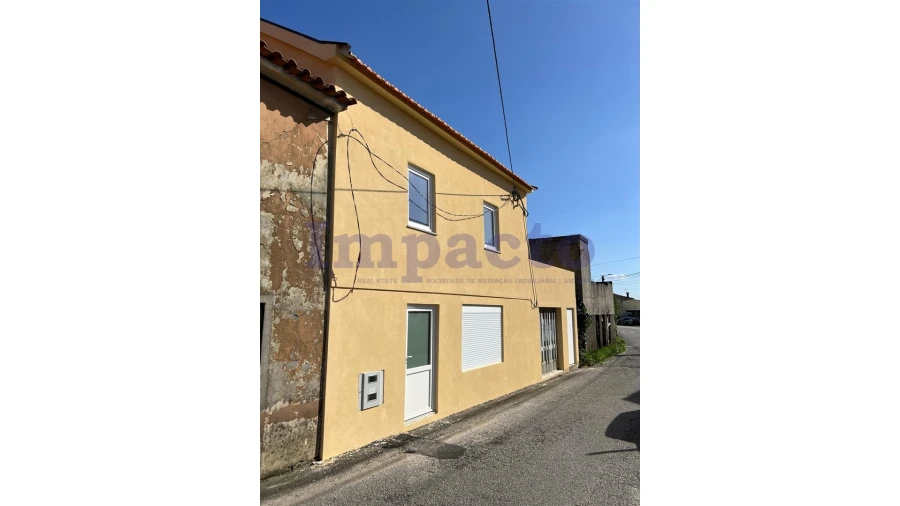 Moradia T3 para Venda em Vila de Cucujães Foto 9