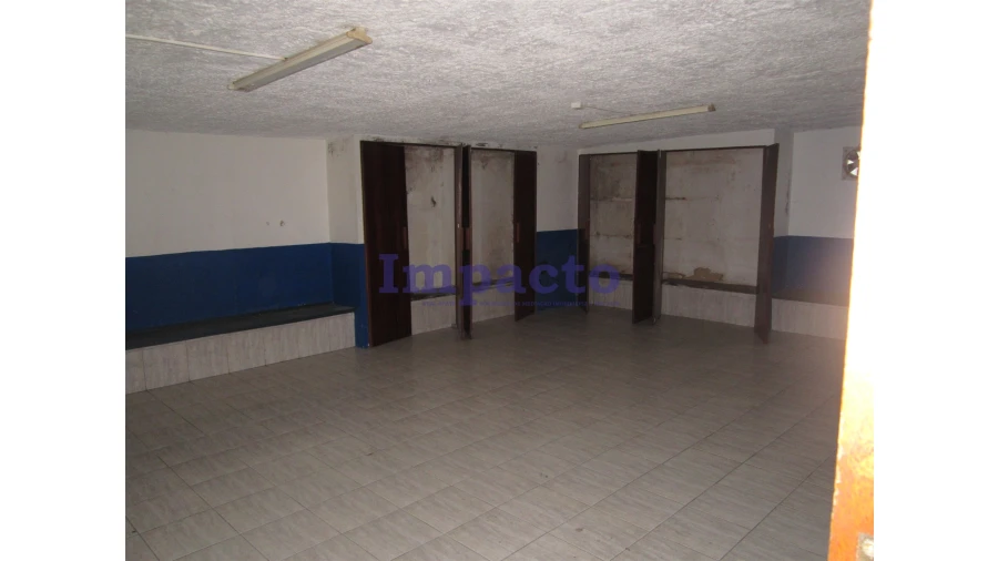 Loja para Arrendamento em Romariz Foto 8