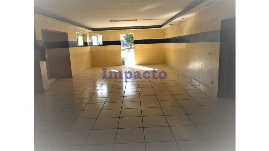 Loja para Arrendamento em Romariz Foto 15