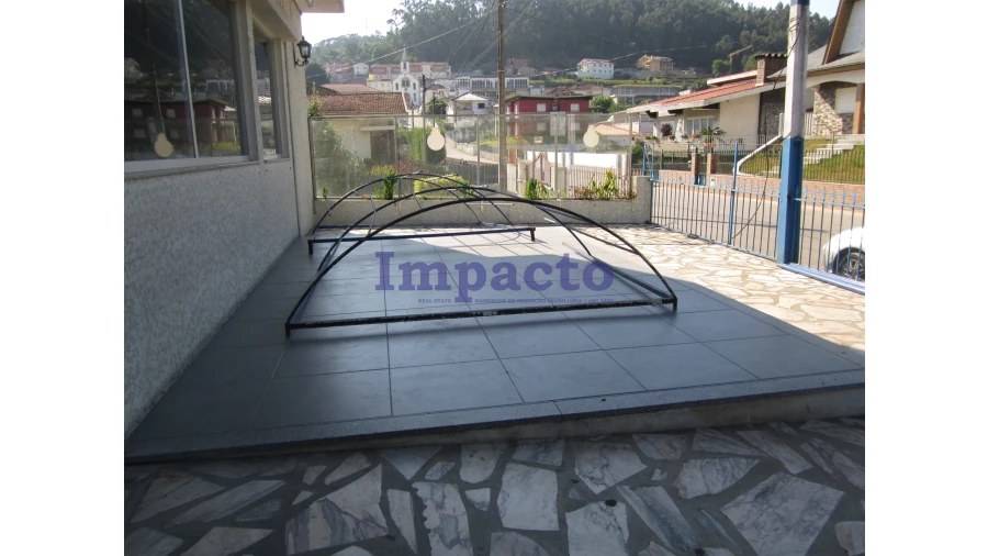 Loja para Arrendamento em Romariz Foto 16