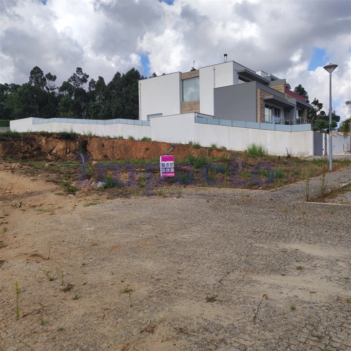 Terreno para Venda em Arrifana Foto 1