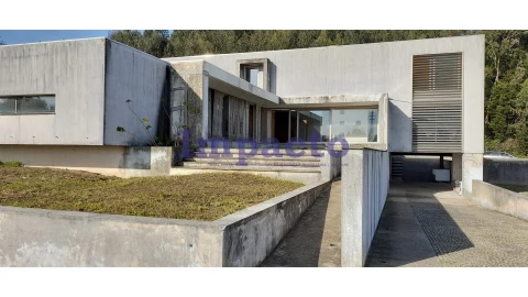 Moradia T3 para Venda em Argoncilhe