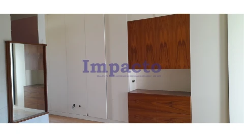 Moradia T3 para Venda em Argoncilhe