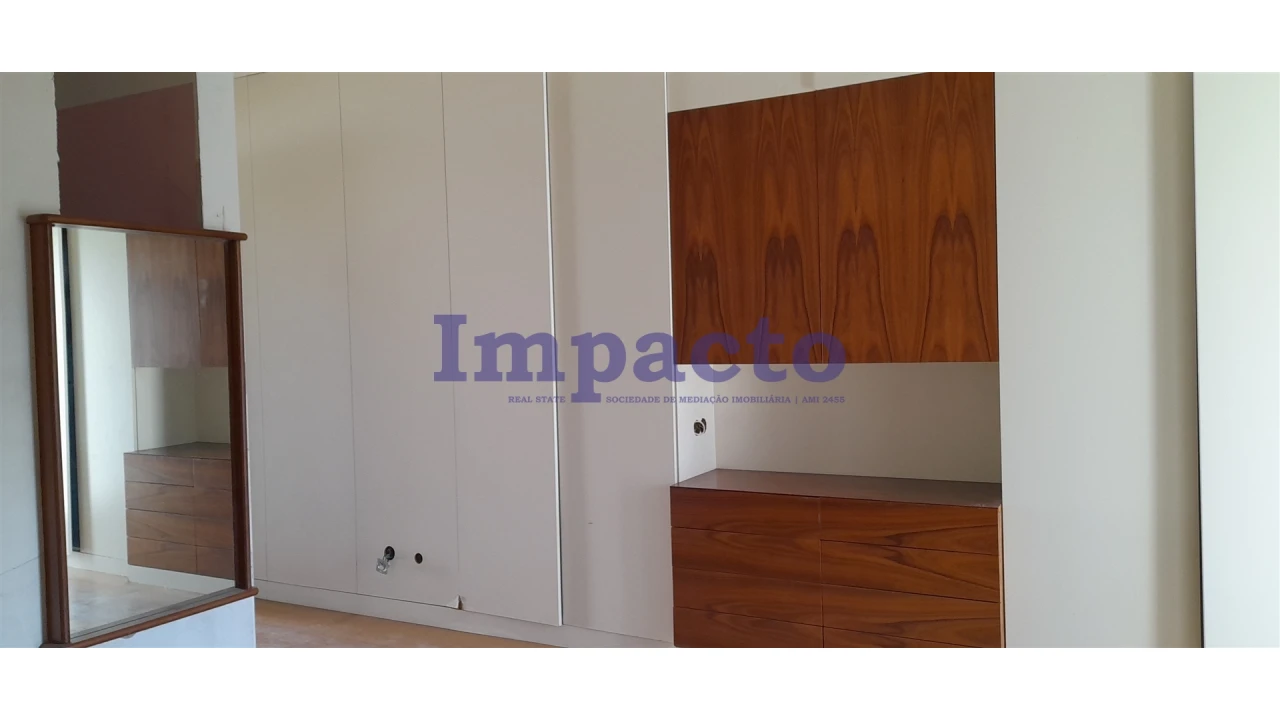 Moradia T3 para Venda em Argoncilhe Foto 4