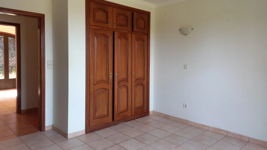 Moradia T4 para Venda em São Roque Foto 11