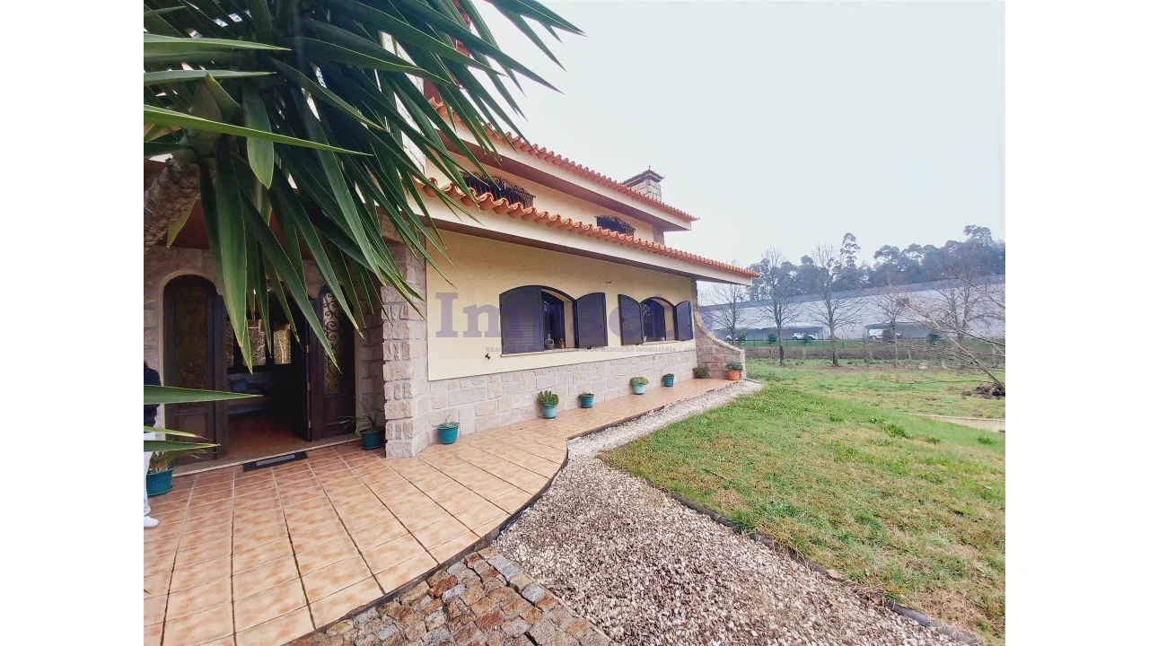 Moradia T4 para Venda em São Roque Foto 30