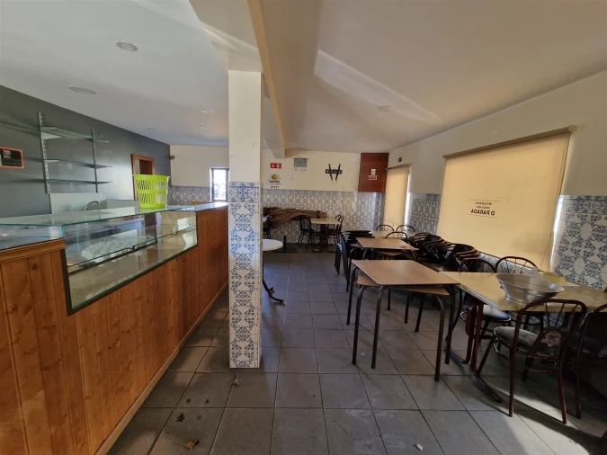 Loja para Arrendamento em Carregosa Foto 5