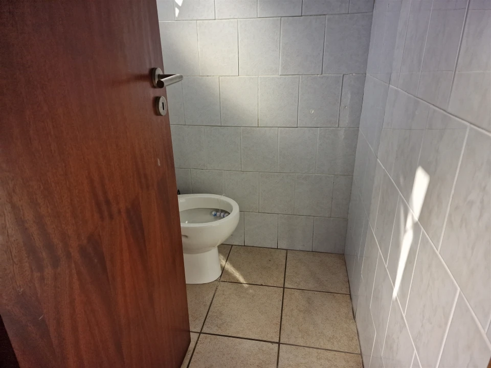 Loja para Arrendamento em Carregosa Foto 14