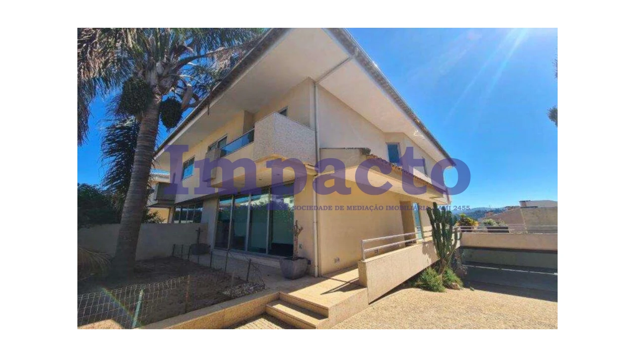 Moradia T3 para Venda em São João da Madeira Foto 2