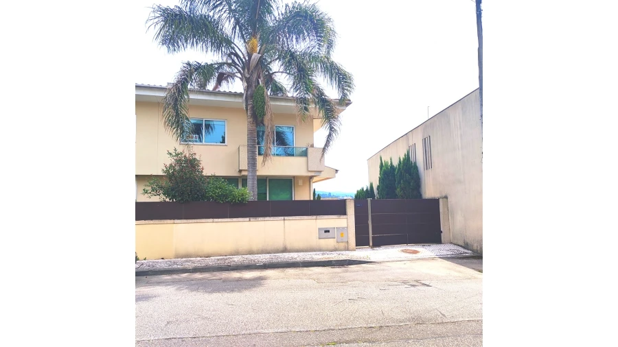 Moradia T3 para Venda em São João da Madeira Foto 16