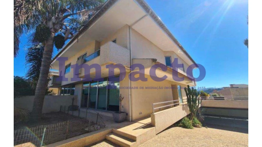 Moradia T3 para Venda em São João da Madeira Foto 2