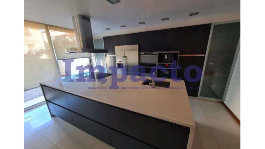 Moradia T3 para Venda em São João da Madeira Foto 1