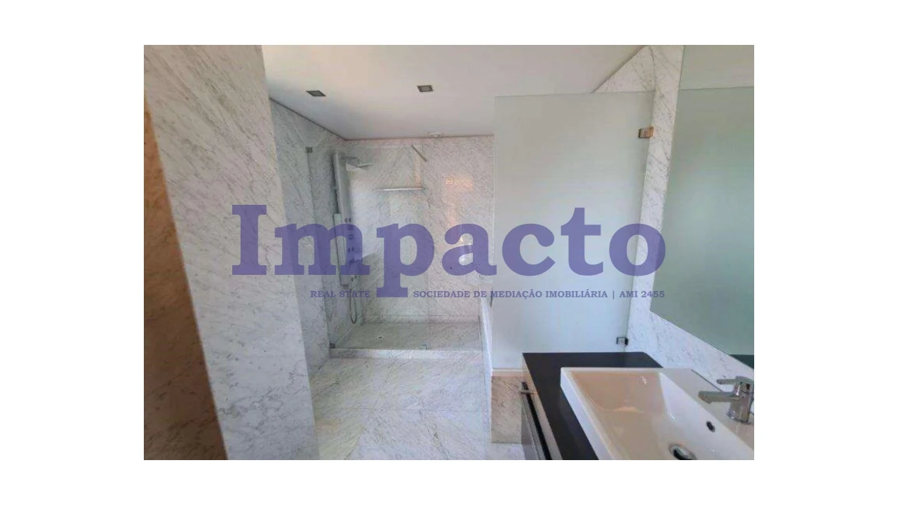 Moradia T3 para Venda em São João da Madeira Foto 13