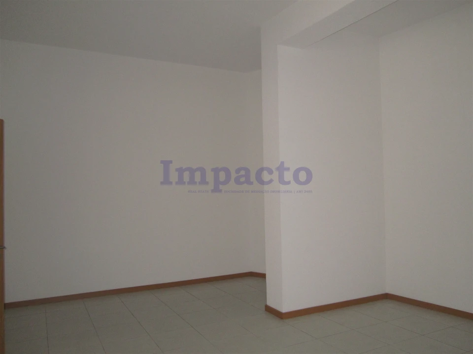 Loja para Venda em São João da Madeira Foto 3