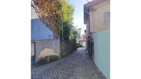 Moradia T5 para Venda em São João da Madeira